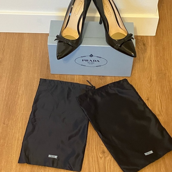 Stunning US size 9 black Prada heels! Dust Bags and Box included. - Picture 2 of 5